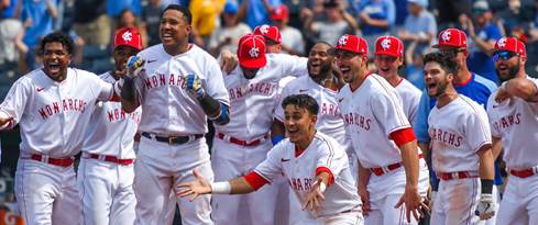 Royals-Cards play in Salute to Negro Leagues game