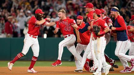 Angels Rookie Reid Detmers Throws No-Hitter Against Rays - The New York  Times