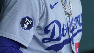 Dodgers honoring Vin Scully with commemorative patch on uniforms; Los  Angeles City Hall, LAX pylons lit blue - ABC7 Los Angeles