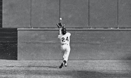 Willie Mays' over-the-shoulder catch in 1954 World Series - Sports  Illustrated