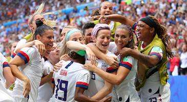 Megan Rapinoe, Reveling in the Spotlight, Celebrates Another World Cup Win  - The New York Times